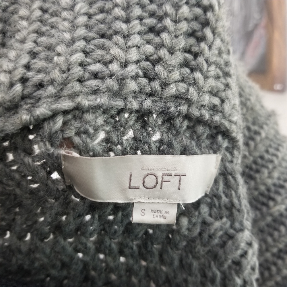 Sweater - Picture 4 of 4